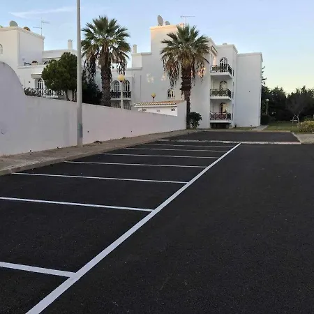 Small Cozy Flat, By The Pool And By The Sea *