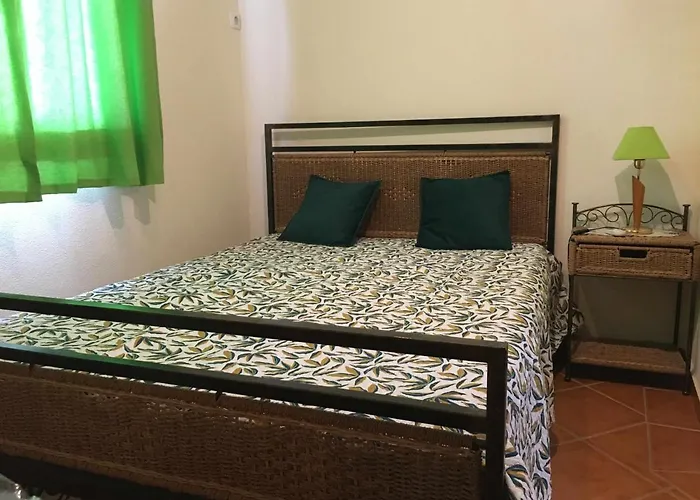 Casa de Férias Small Cozy Flat, By The Pool And By The Sea.