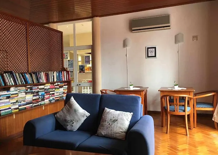 Small Cozy Flat, By The Pool And By The Sea. *