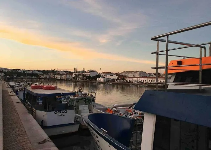 Casa de Férias Small Cozy Flat, By The Pool And By The Sea.