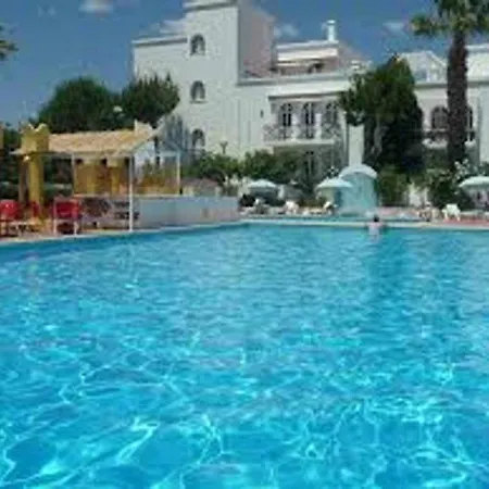 Small Cozy Flat, By The Pool. Tavira