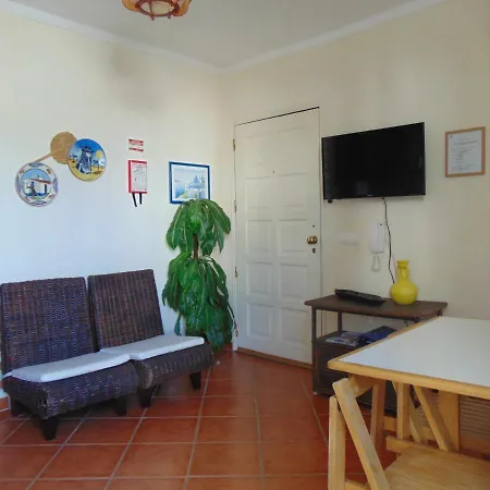 Small Cozy Flat, By The Pool. Tavira