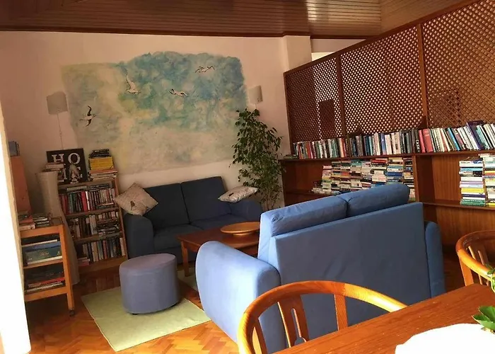 Small Cozy Flat, By The Pool And By The Sea.