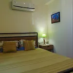 Small Cozy Flat, By The Pool. Tavira
